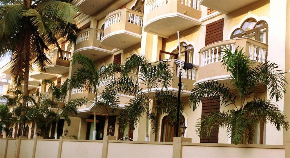 Sukhmantra Resort & Spa Candolim Buitenkant foto