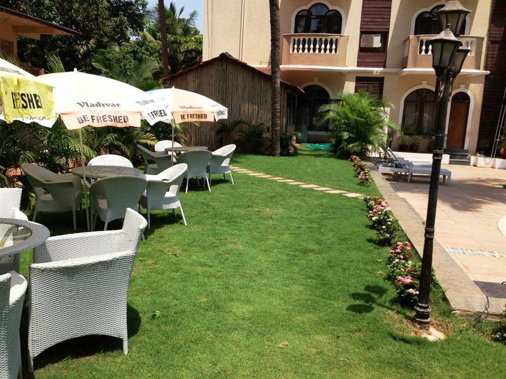 Sukhmantra Resort & Spa Candolim Buitenkant foto