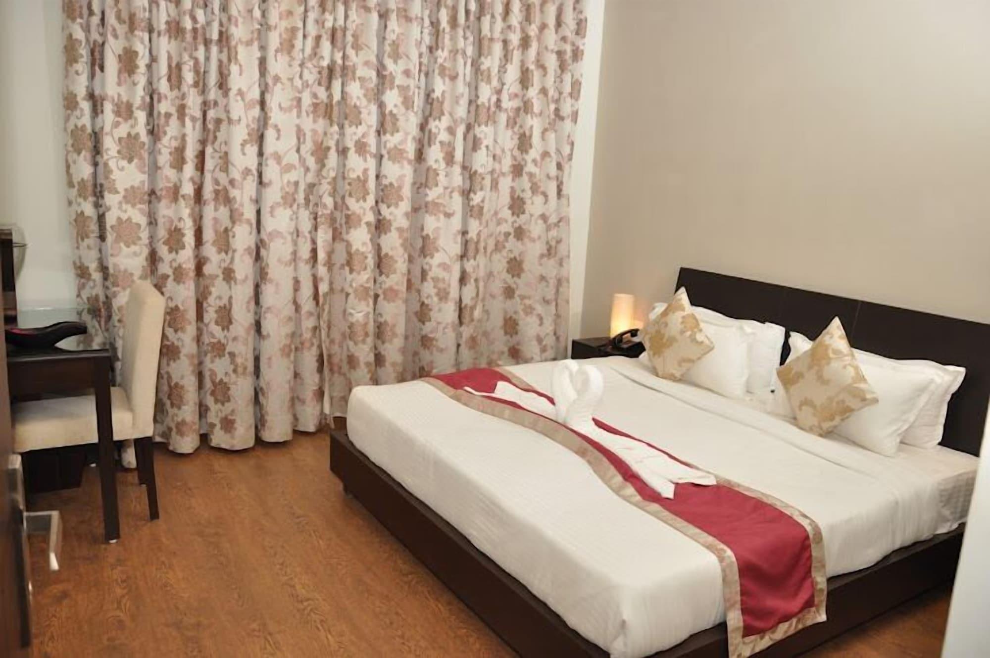 Sukhmantra Resort & Spa Candolim Buitenkant foto
