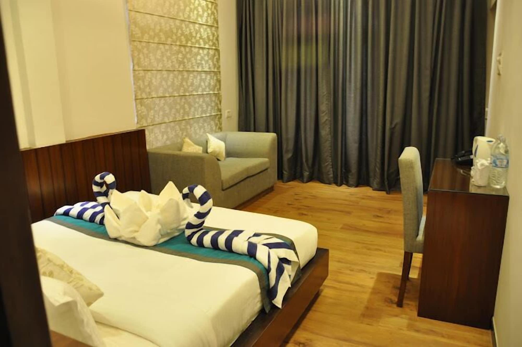 Sukhmantra Resort & Spa Candolim Buitenkant foto