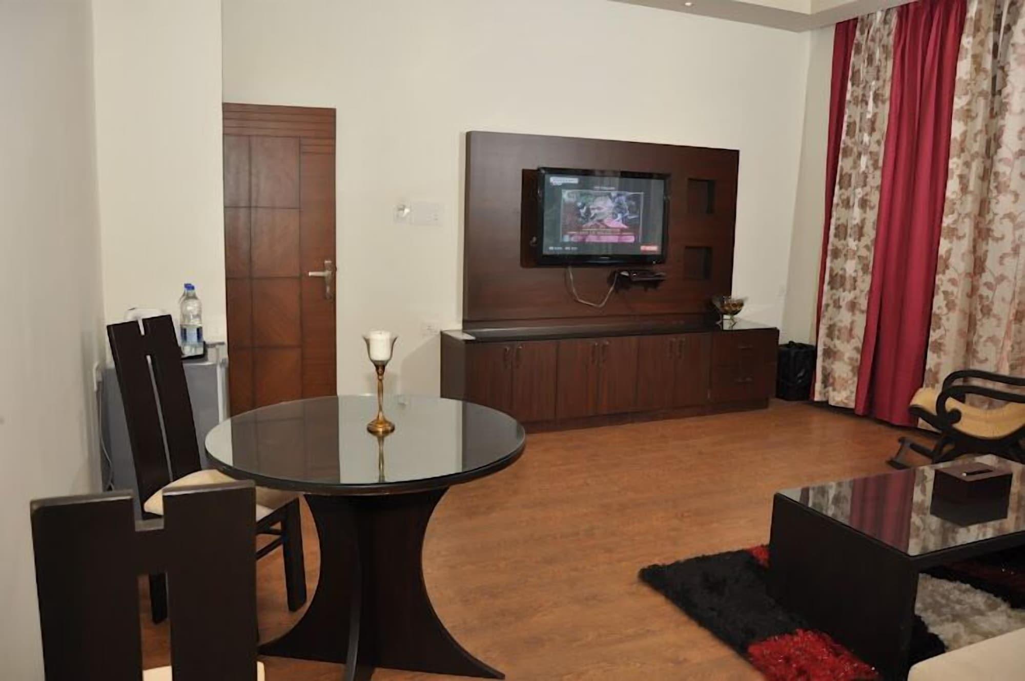 Sukhmantra Resort & Spa Candolim Buitenkant foto
