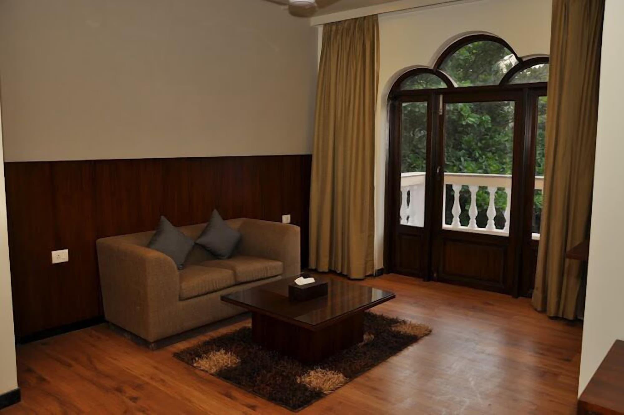 Sukhmantra Resort & Spa Candolim Buitenkant foto